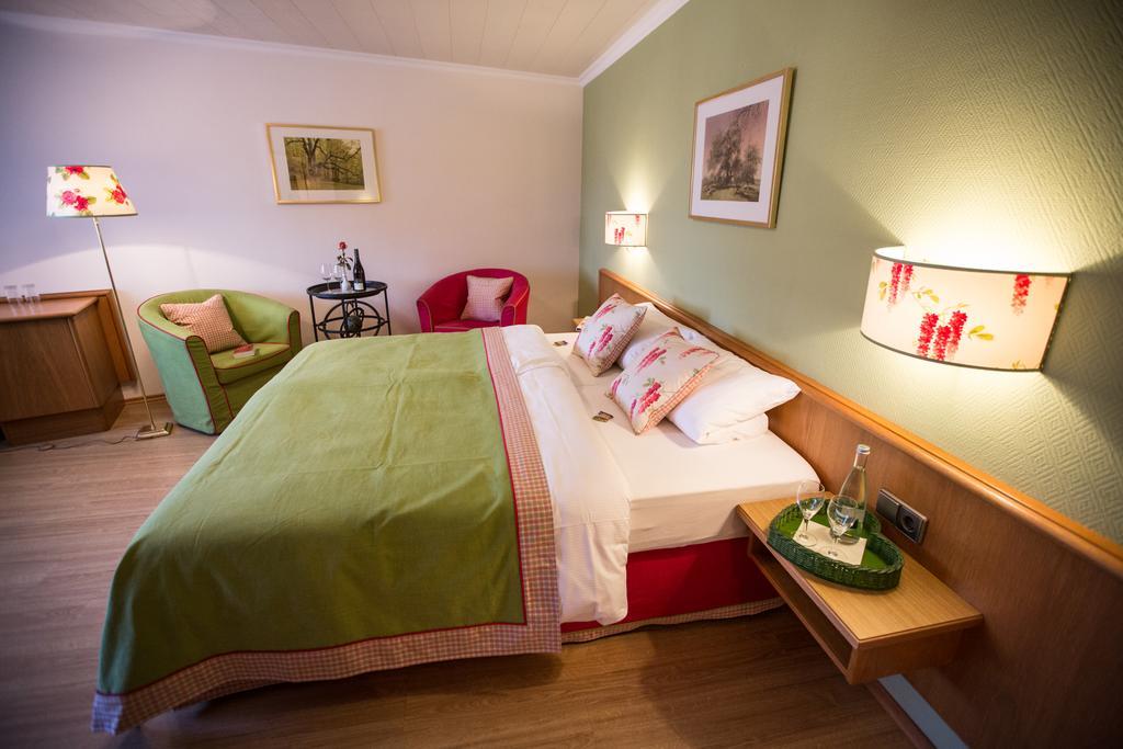 Landhotel Restaurant Zur Krone Gottenheim Kamer foto