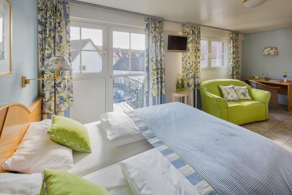 Landhotel Restaurant Zur Krone Gottenheim Kamer foto