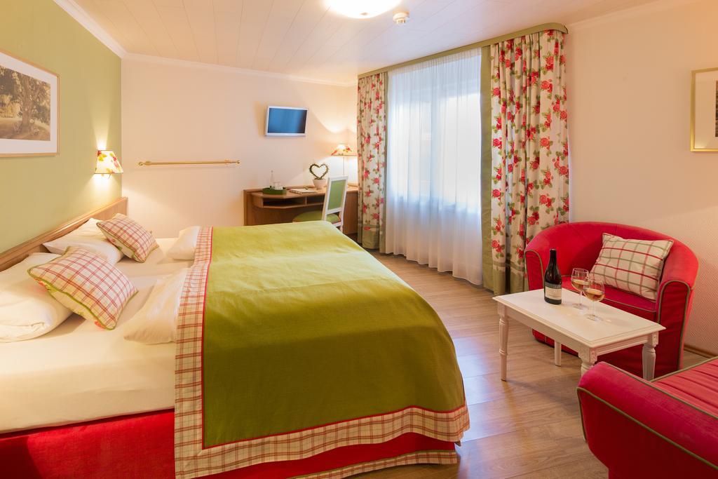 Landhotel Restaurant Zur Krone Gottenheim Kamer foto