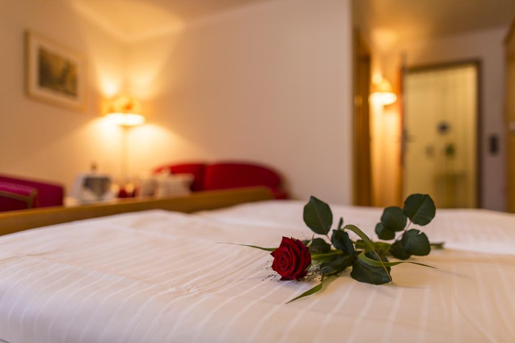 Landhotel Restaurant Zur Krone Gottenheim Buitenkant foto
