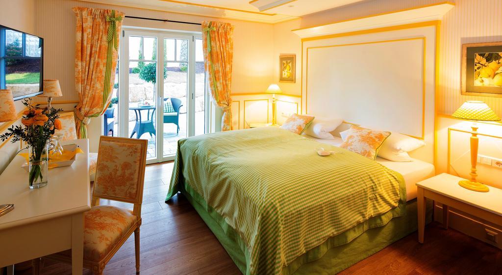 Landhotel Restaurant Zur Krone Gottenheim Buitenkant foto