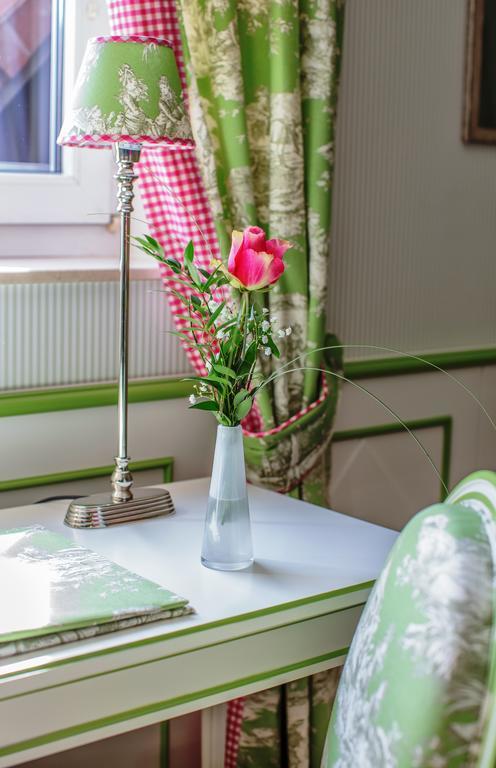 Landhotel Restaurant Zur Krone Gottenheim Buitenkant foto